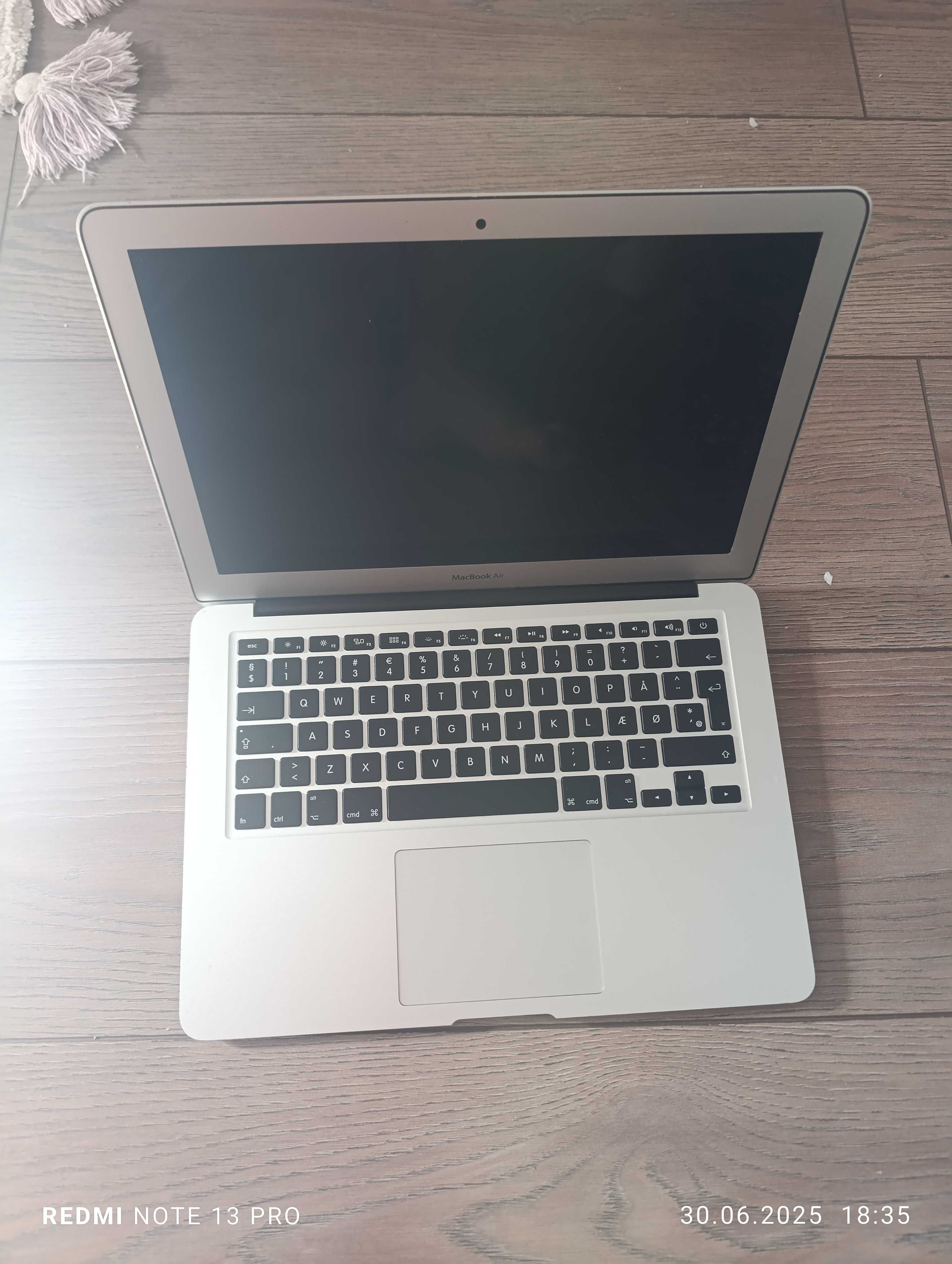 MacBook Air A1466 Pentru piese.