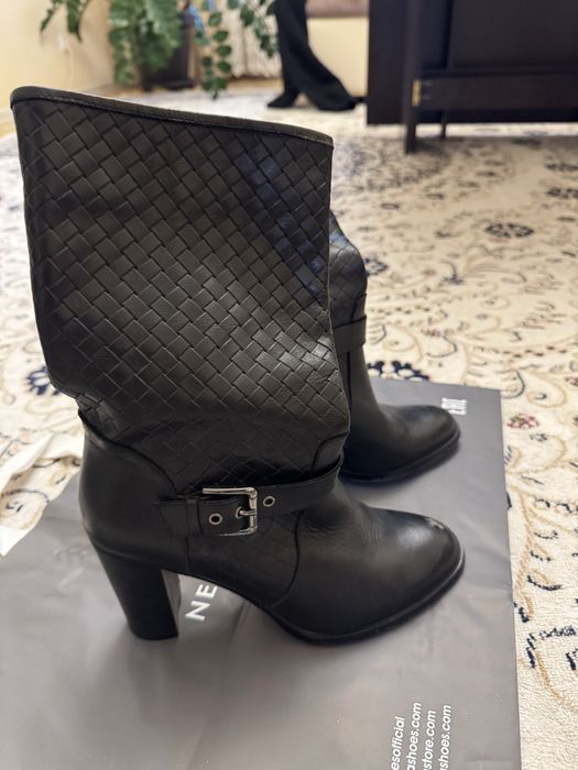 Обувь женская , кожа натуральная. Усточивый каблук. Размер 39