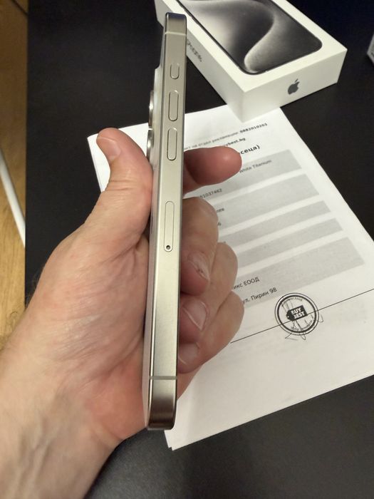 Продавам iPhone 15 Pro