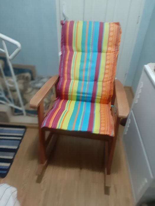 Люлеещ се стол .