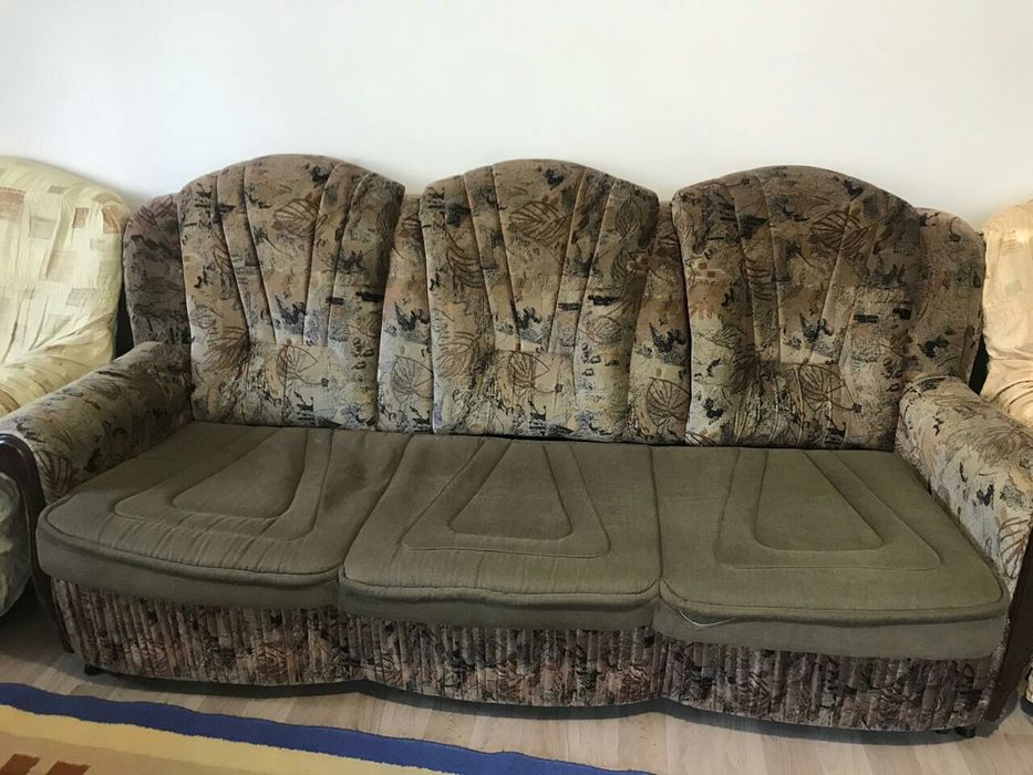 Продам диван для гостиной