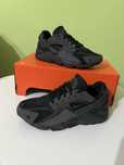 Vand adidasi Nike