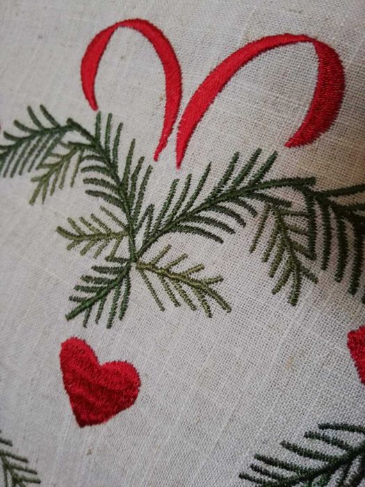 Коледни възглавници с бродерия РЪЧНА изработка