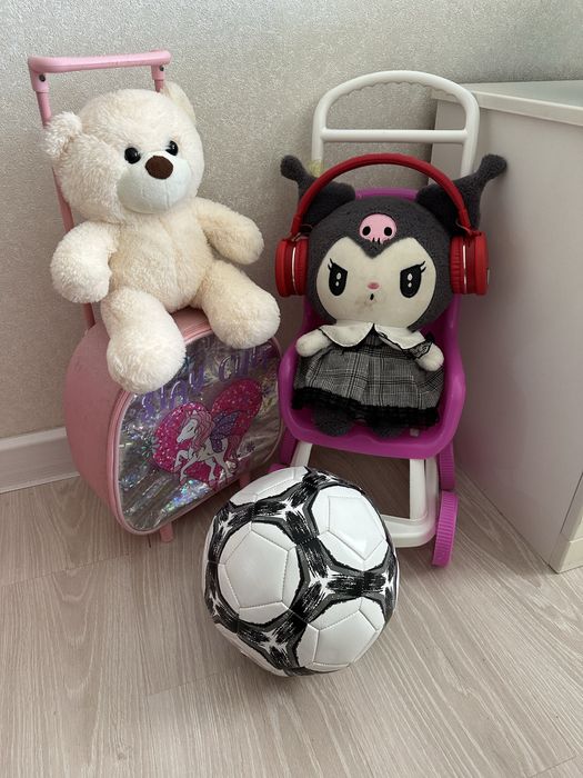 Фотодағы ойыншықтар сатылады