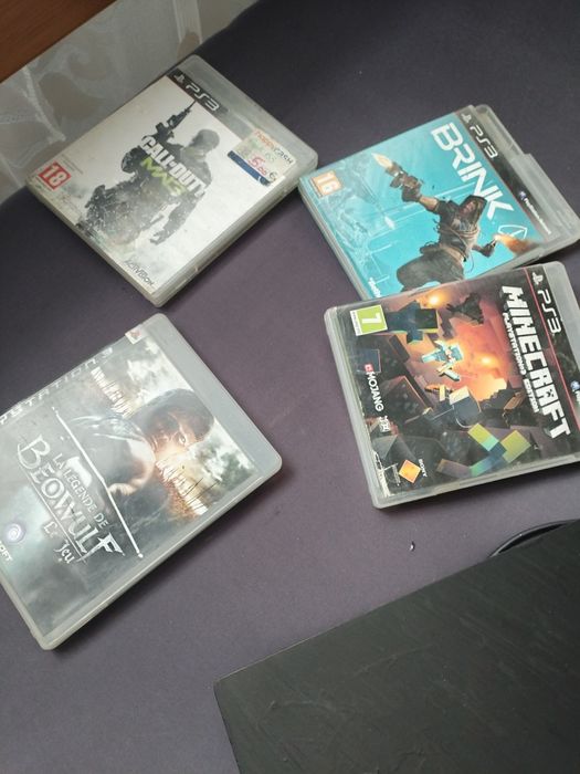 Vând playstation 3 slim