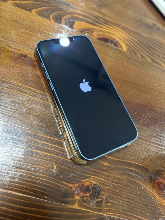 Iphone 13 Blue.