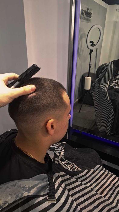 caut model pentru tuns