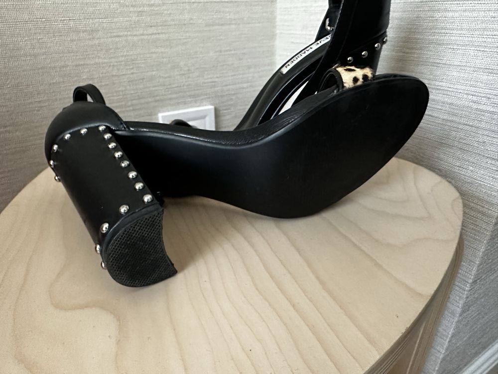 Дамски сандали STEVE MADDEN 39 номер