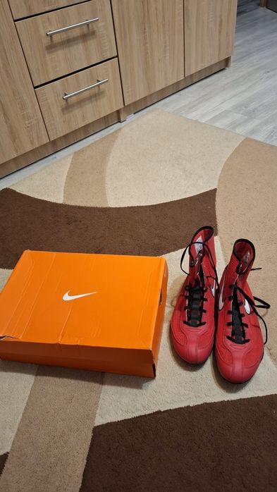 Ghete de box nike machomai 2 rosii, marimea 41.5