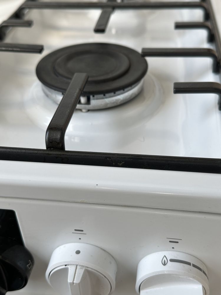 Готварска печка gorenje - комбинирана на газ и ток