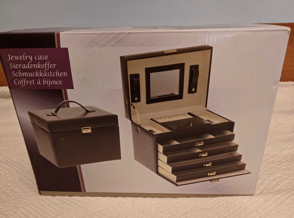 Caseta mare pentru bijuterii