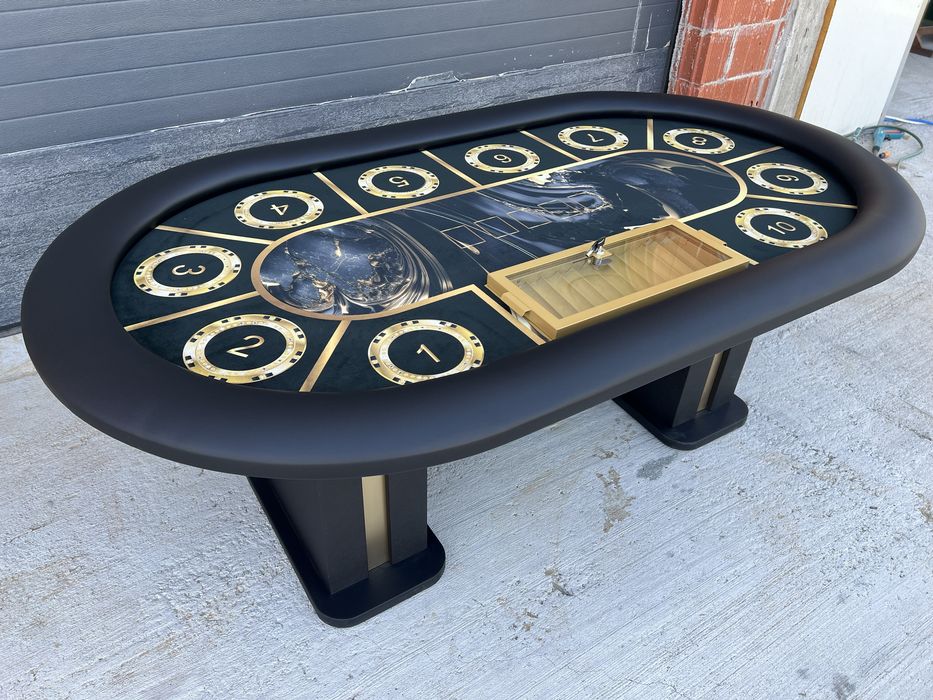 Masa poker CustomTables.eu customizata client cu jetoniera metalica