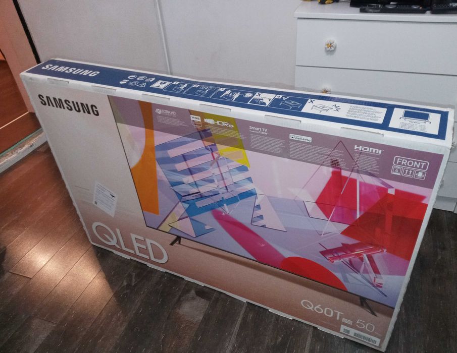 Телевизор Samsung QLED  50 инча Q60T
