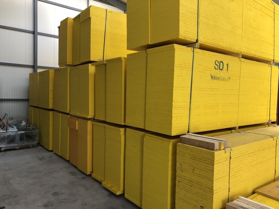 Cofraje stalpi cu distantieri pentru panou doka