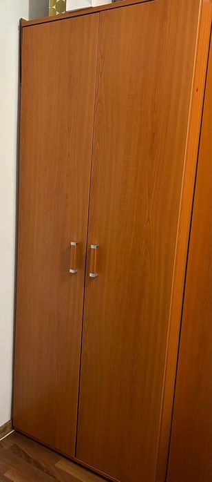 3 Dulapuri de dormitor și un dulap pentru hol