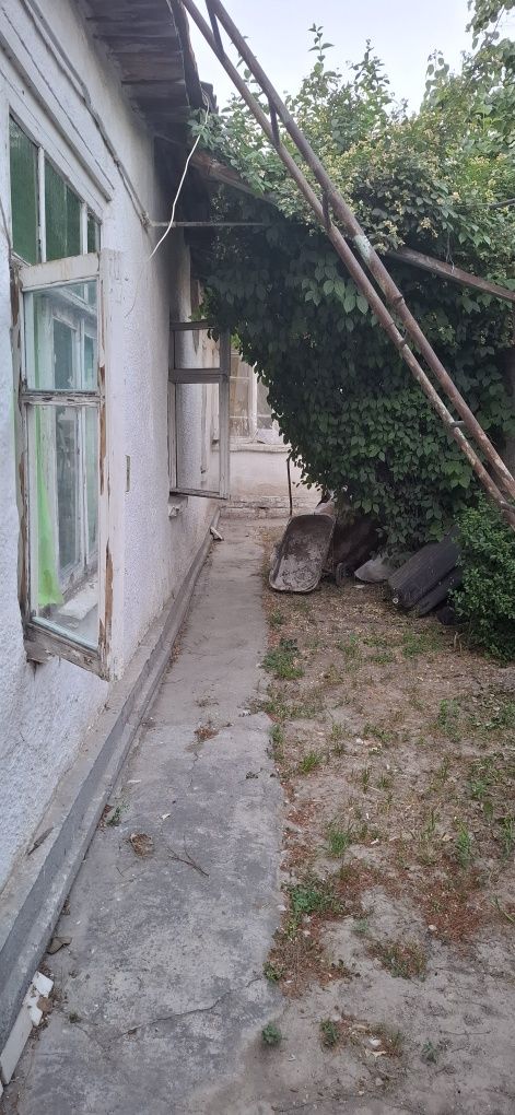 Продаётся дом на две семьи!