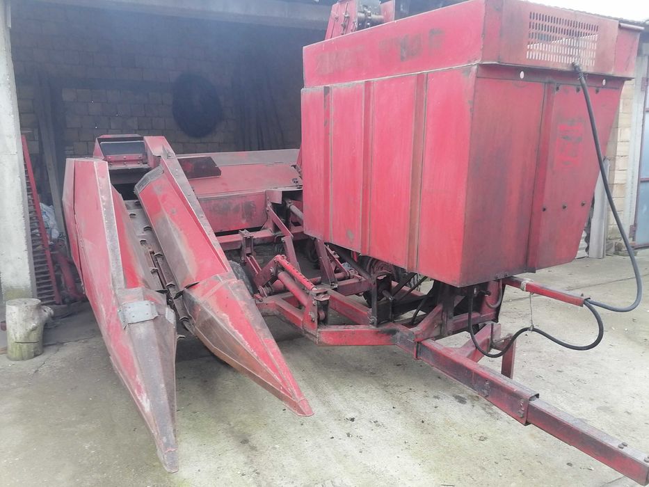 Masina cules porumb gradina