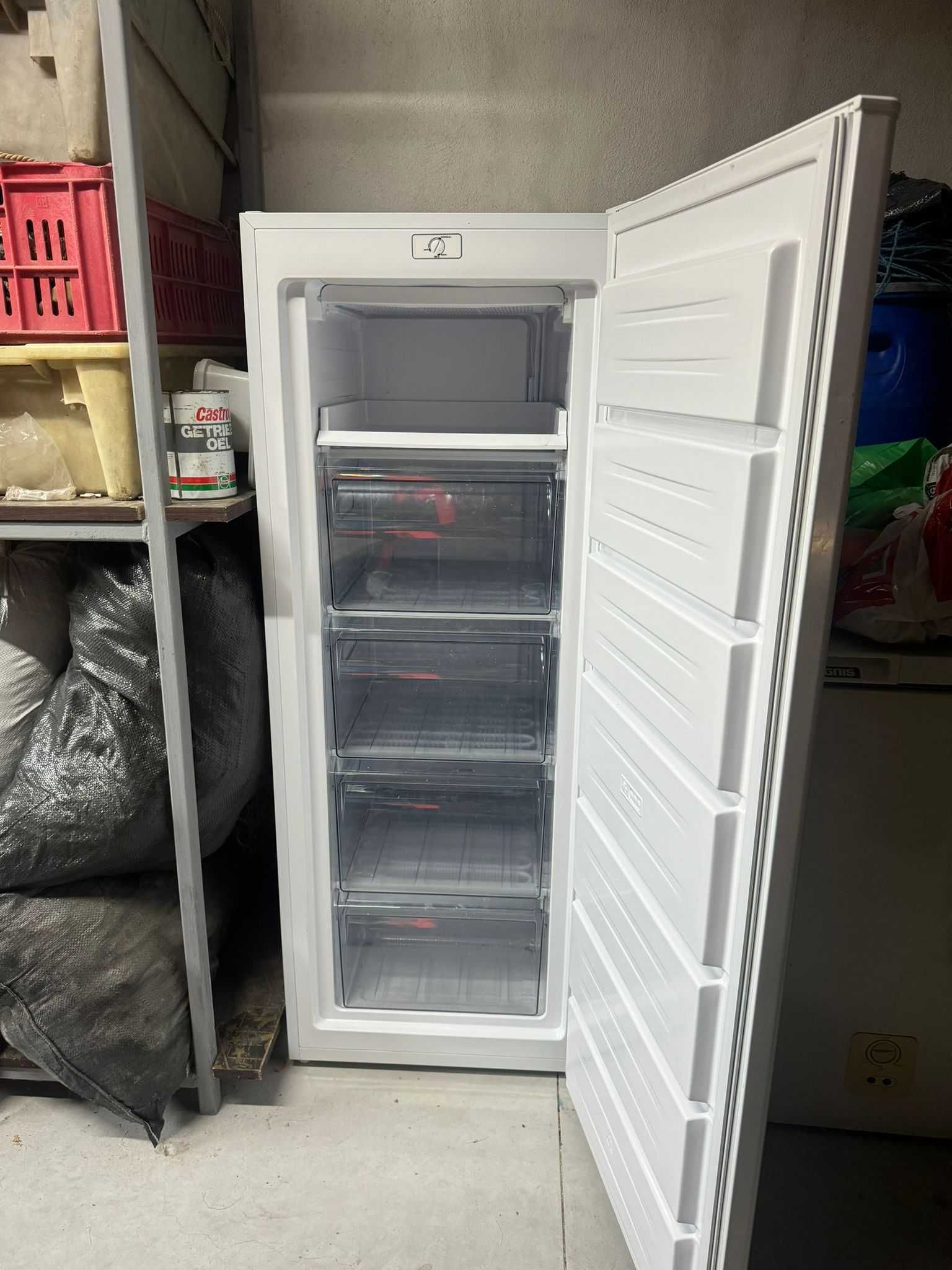 Фризер TESLA RU1700H