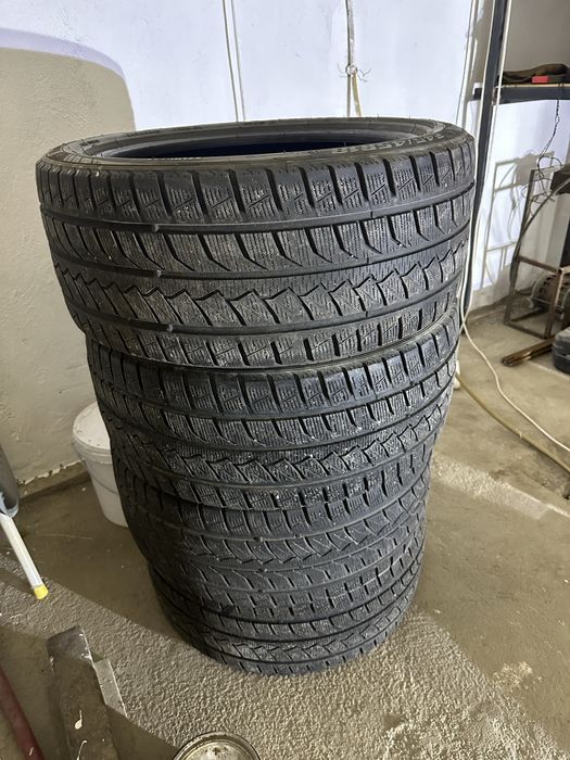 Зимние шины 245/45/18