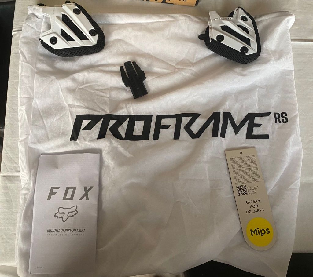 Casca Fox Proframe RS Black/White