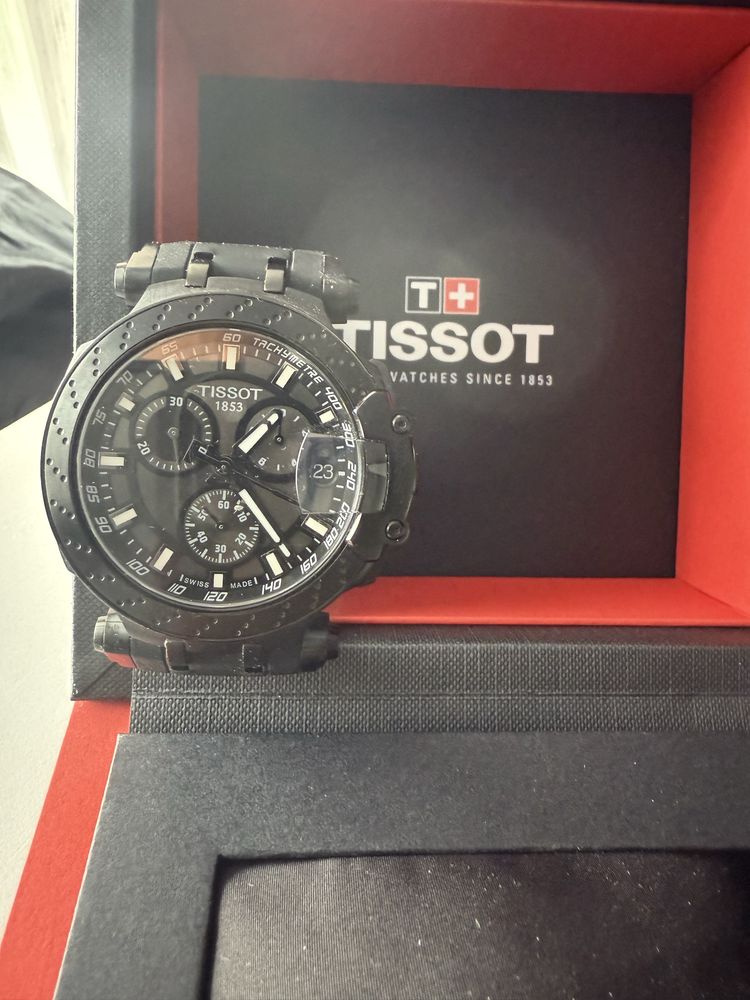 Часовник Tissot t-race
