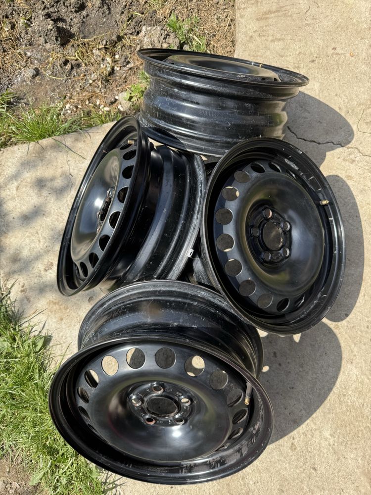 Jante Volkswagen Passat pe 15, din tablă