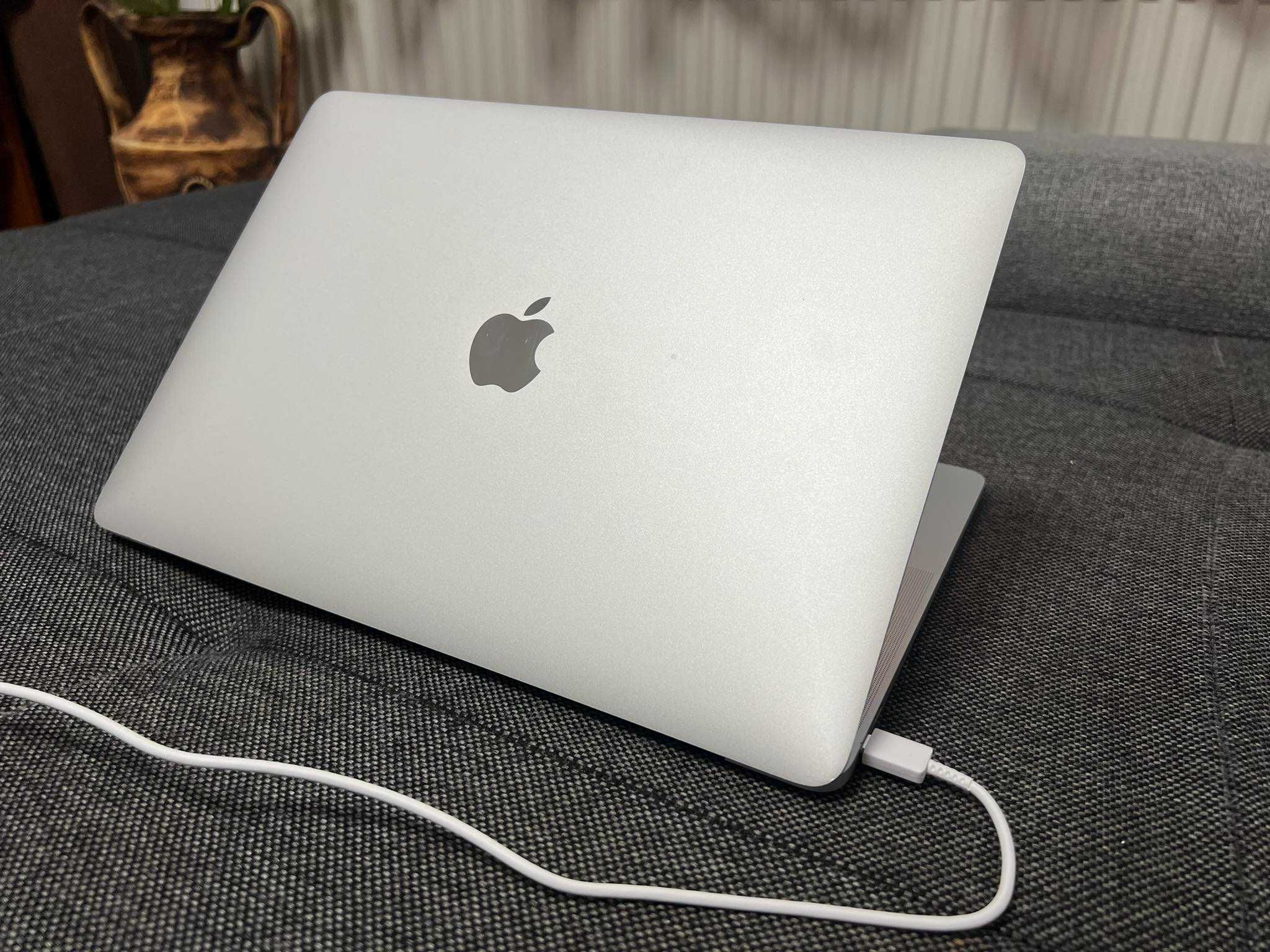 MacBook Pro 2017 RETINA 2K i5 2.3 Ghz 7360U 16 GB 256 GB SSD Silver