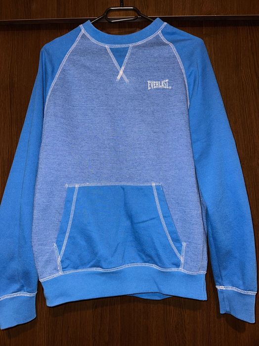 Vând hanorac Everlast