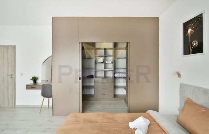 Дава се под наем Тристаен апартамент в Варна, Център - 95 кв.м за 800 € - Снимка #10