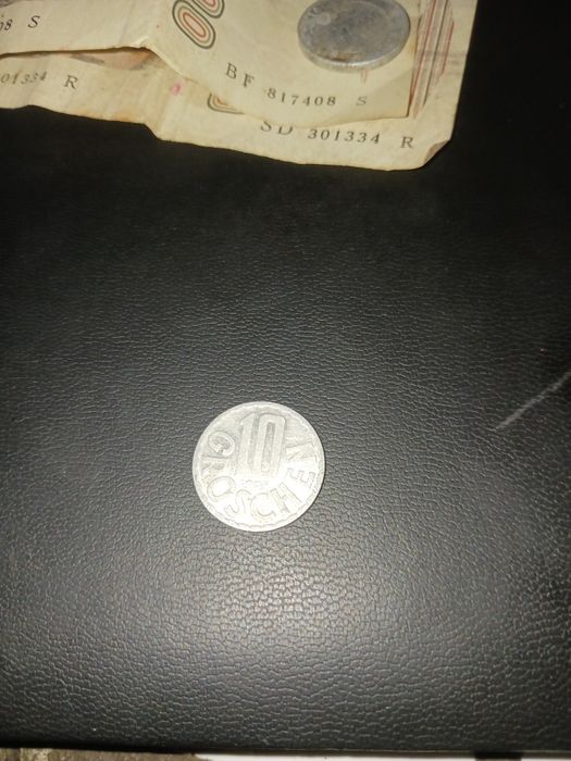 De vânzare bancnote vechii și monede