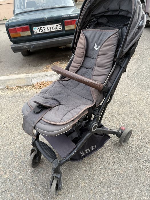 Продам прогулочную коляску
