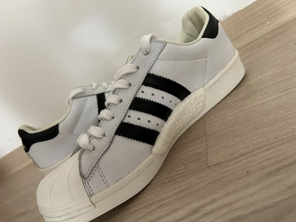 Adidasi superstar