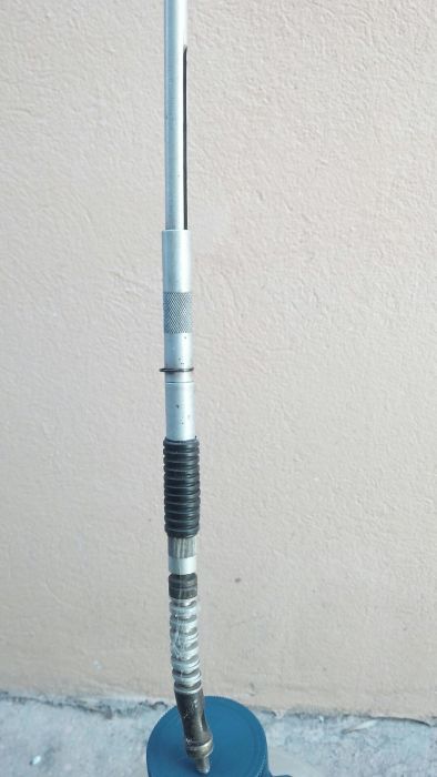 Tija din segmente pentru antena auto
