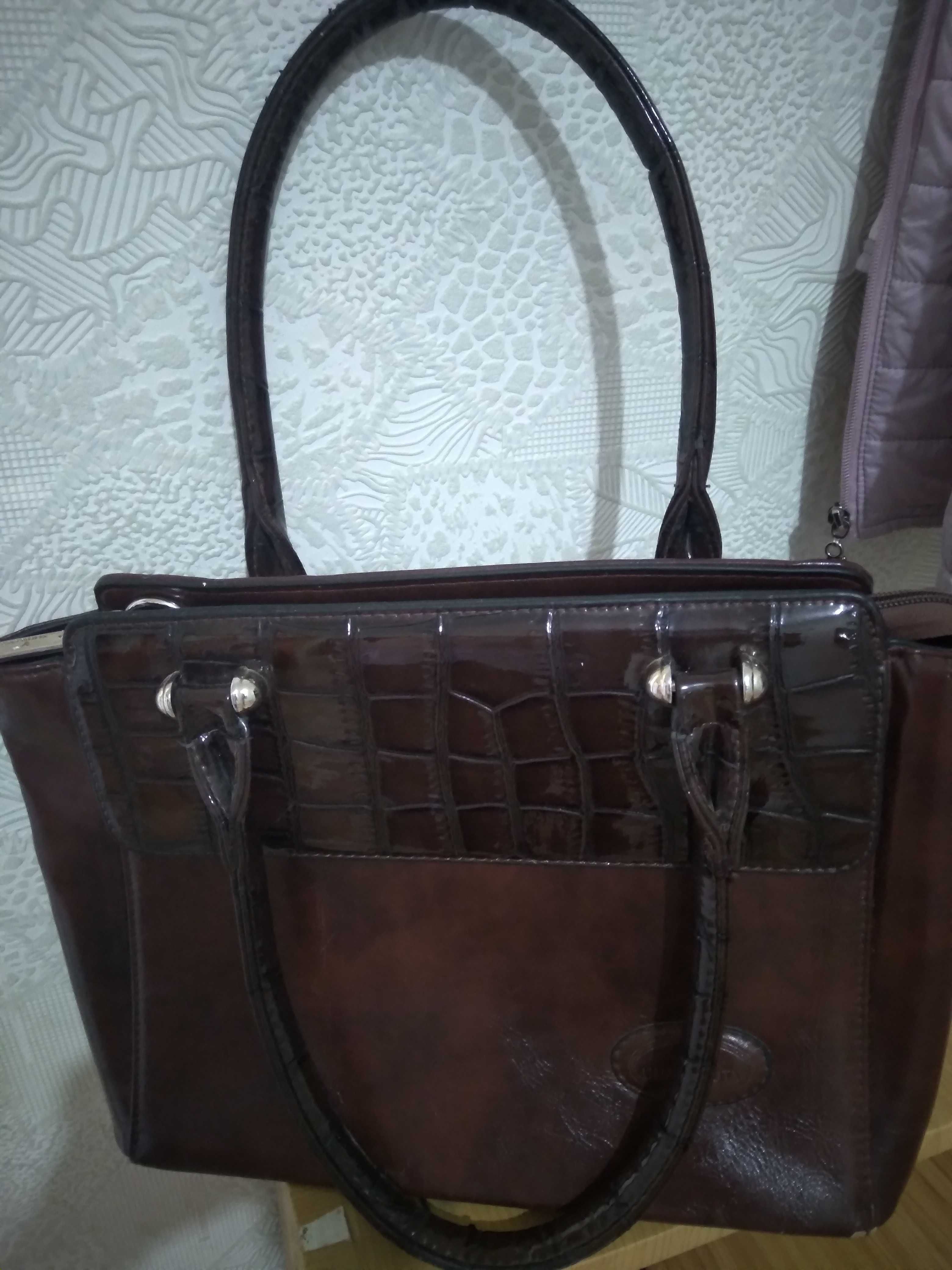 Продам женскую сумку .