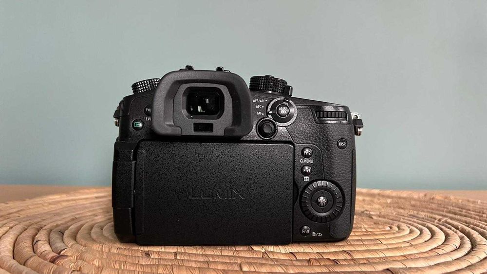 Panasonic Lumix GH5 + обектив Lumix G 12-35mm f/2.8