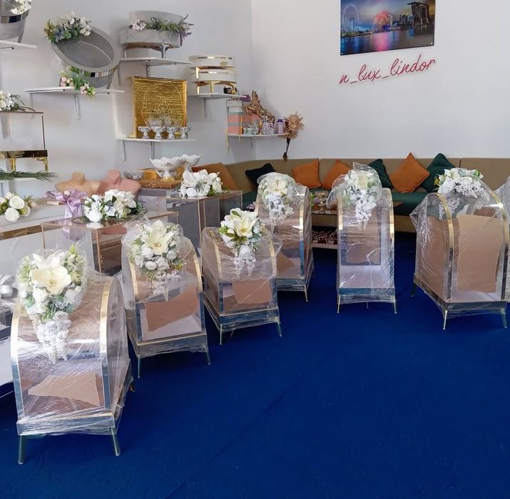 Бархид чимилдик туплами катта ва кенг ,сарпо учун замонавий шиша