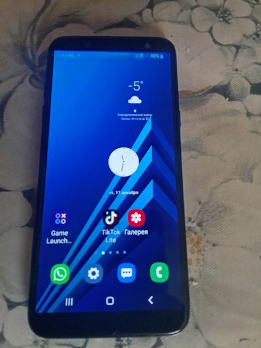 Samsung A6 в отличном состоянии