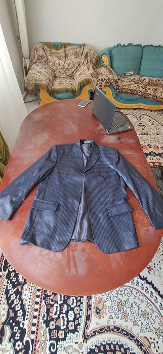 Продам костюм срочно ТОРГ ЕСТЬ