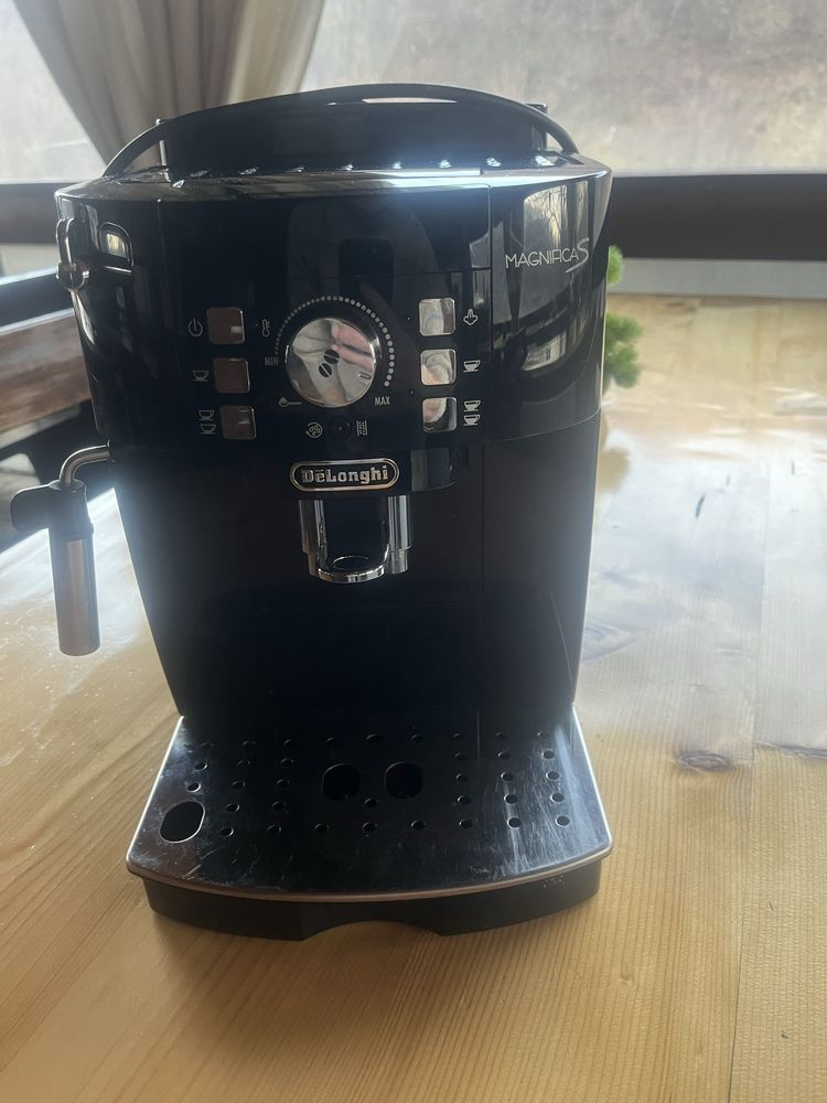 Aparat de cafea delonghi