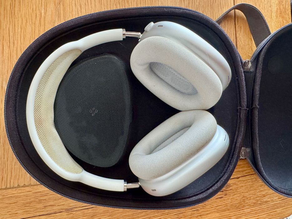 Apple AirPods Max с твърд калъф, AUX, оригинален мек калъф бял.