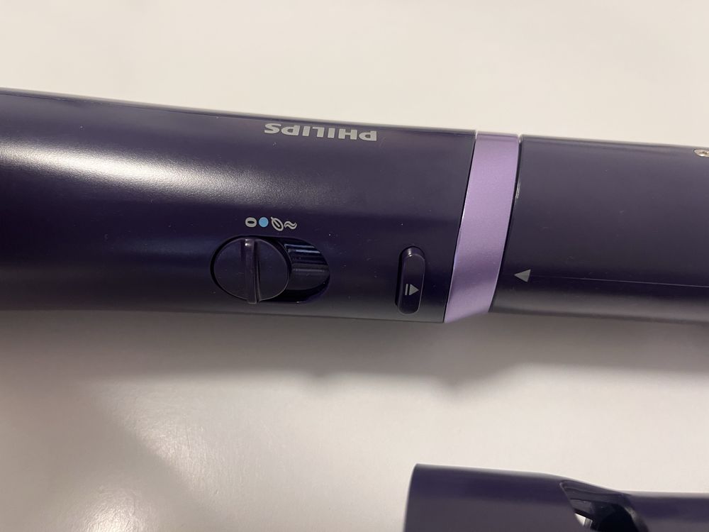 Perie de par,cu aer cald  si rece Philips 3 in 1