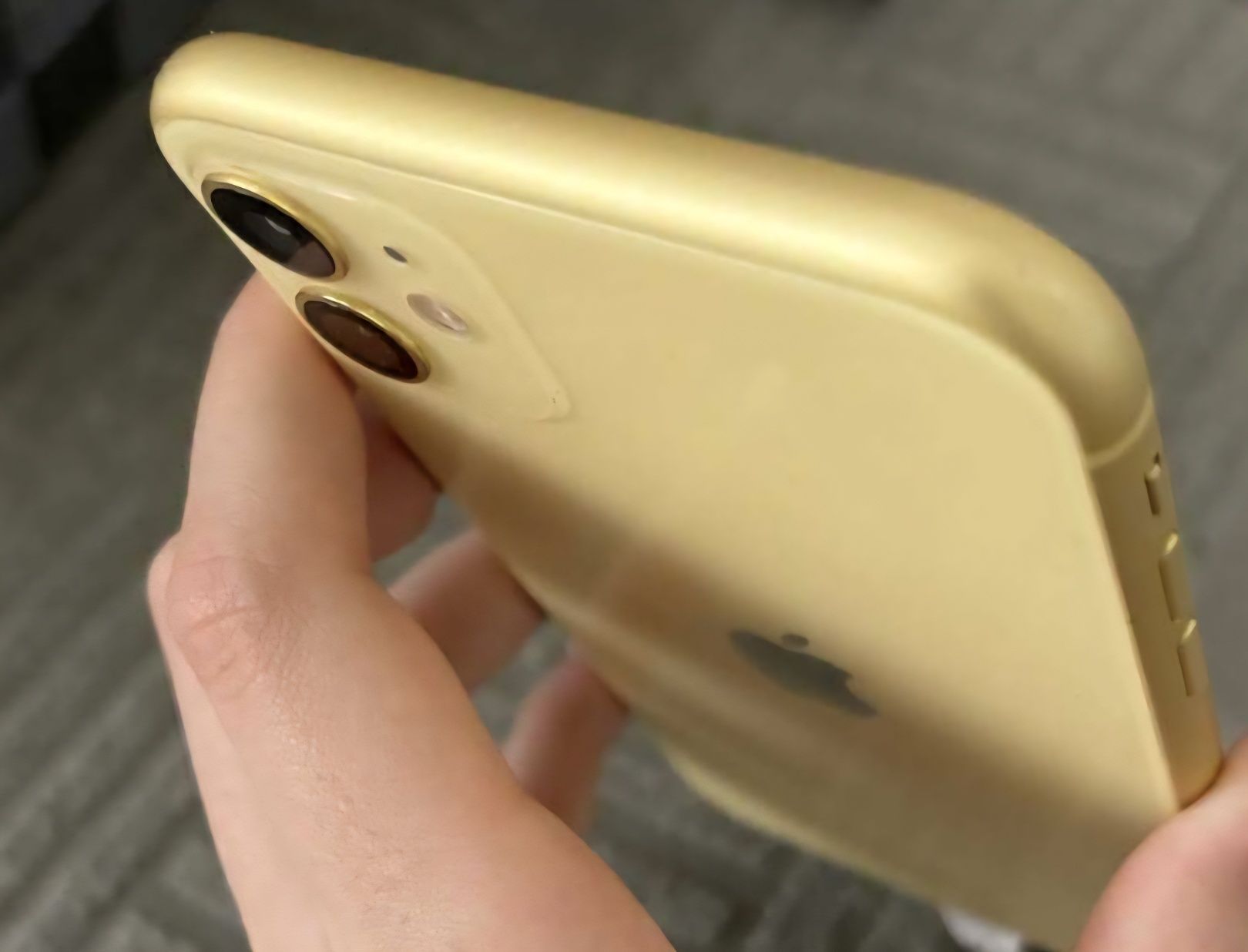 iPhone 11 /64 GB цвят жълто