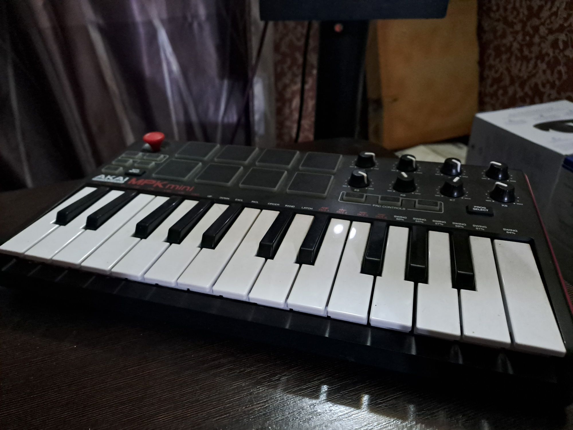 Akai mpk mini миди клавиатура