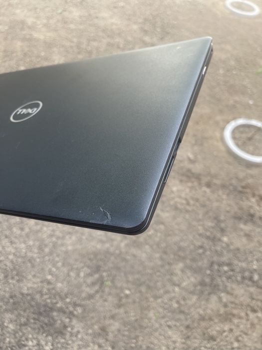Dell Latitude 5500 Ноутбук
