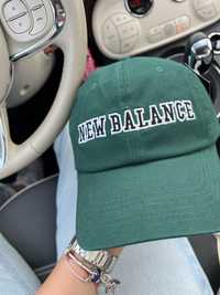 Зелена шапка с козирка New Balance