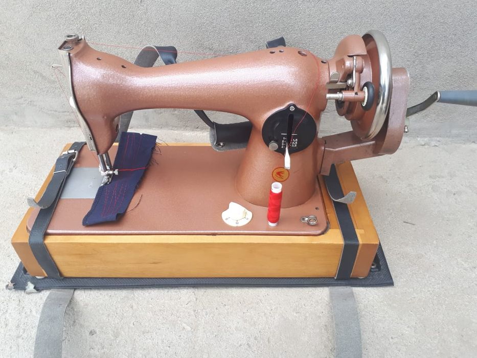 Новая Ручная швейная машинка Подольск шьет работает 100%