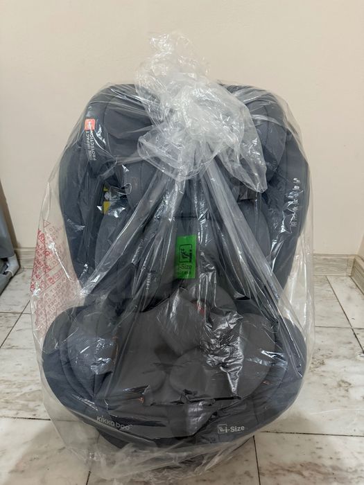 Чисто нов стол за кола