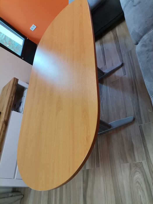 Кухненска маса с метални крака