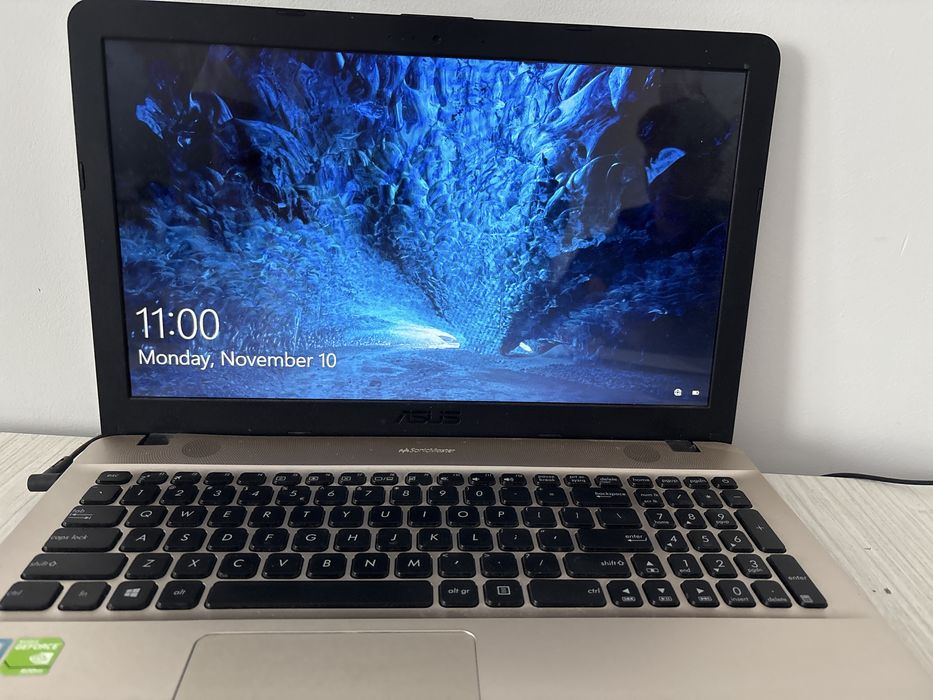 vand laptop asus stare foarte buna 512 gb