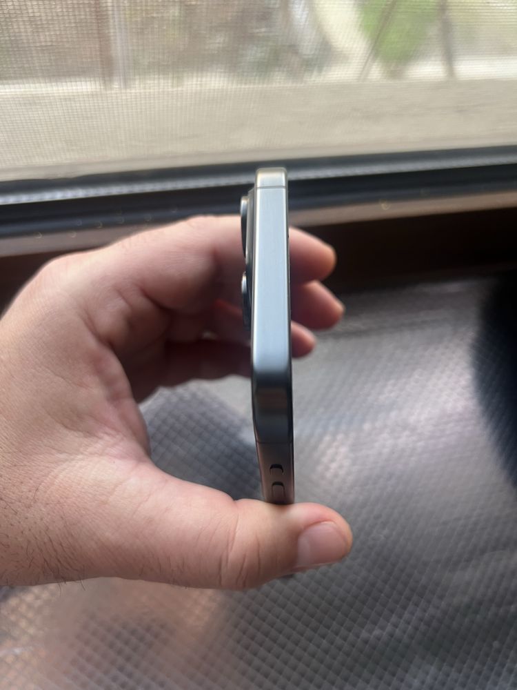 Iphone 15 pro max. Icloud